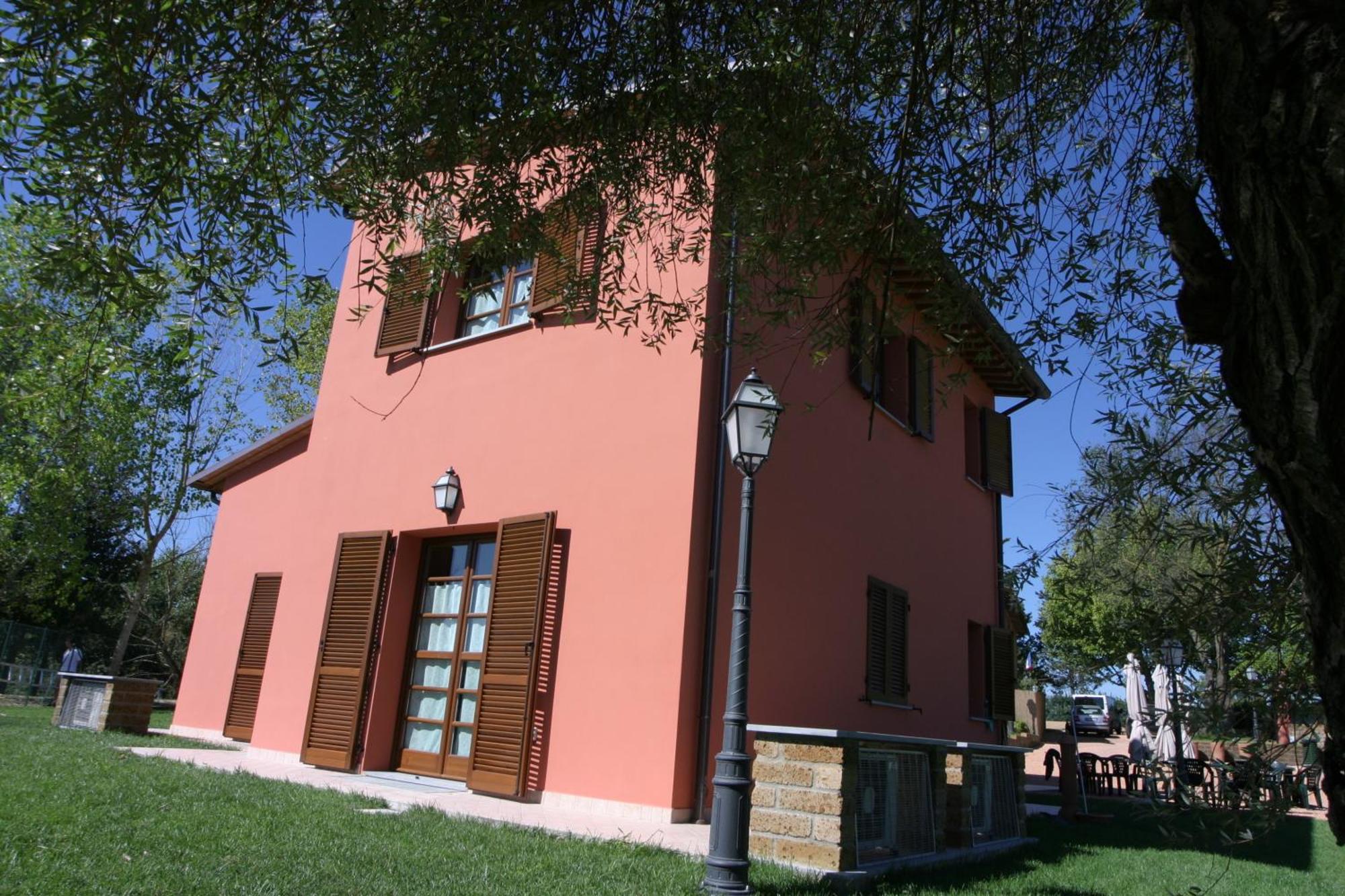 La Bettola Tavern Rooms Restaurant 蒙托伯里茵瓦亚 外观 照片